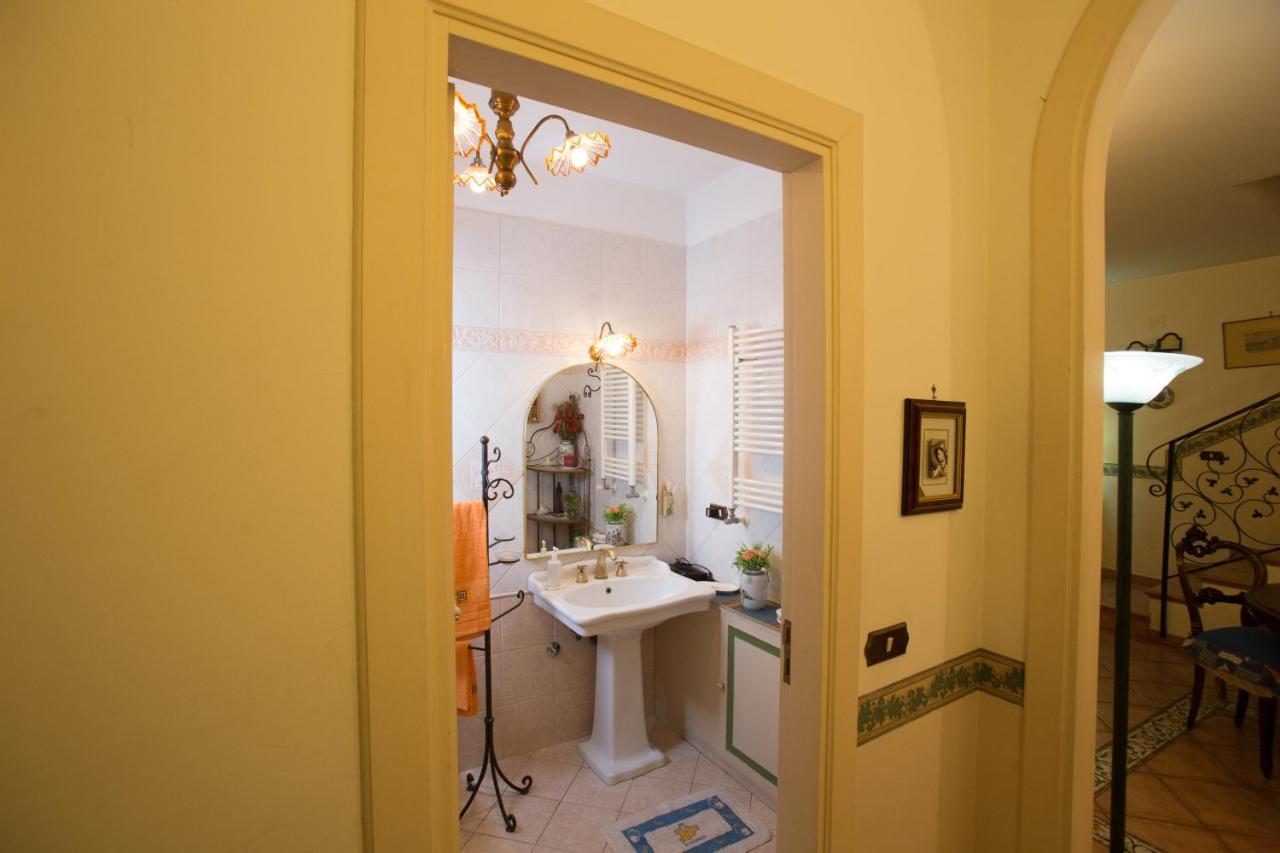 나폴리 La Via Dei Presepi B&B 외부 사진