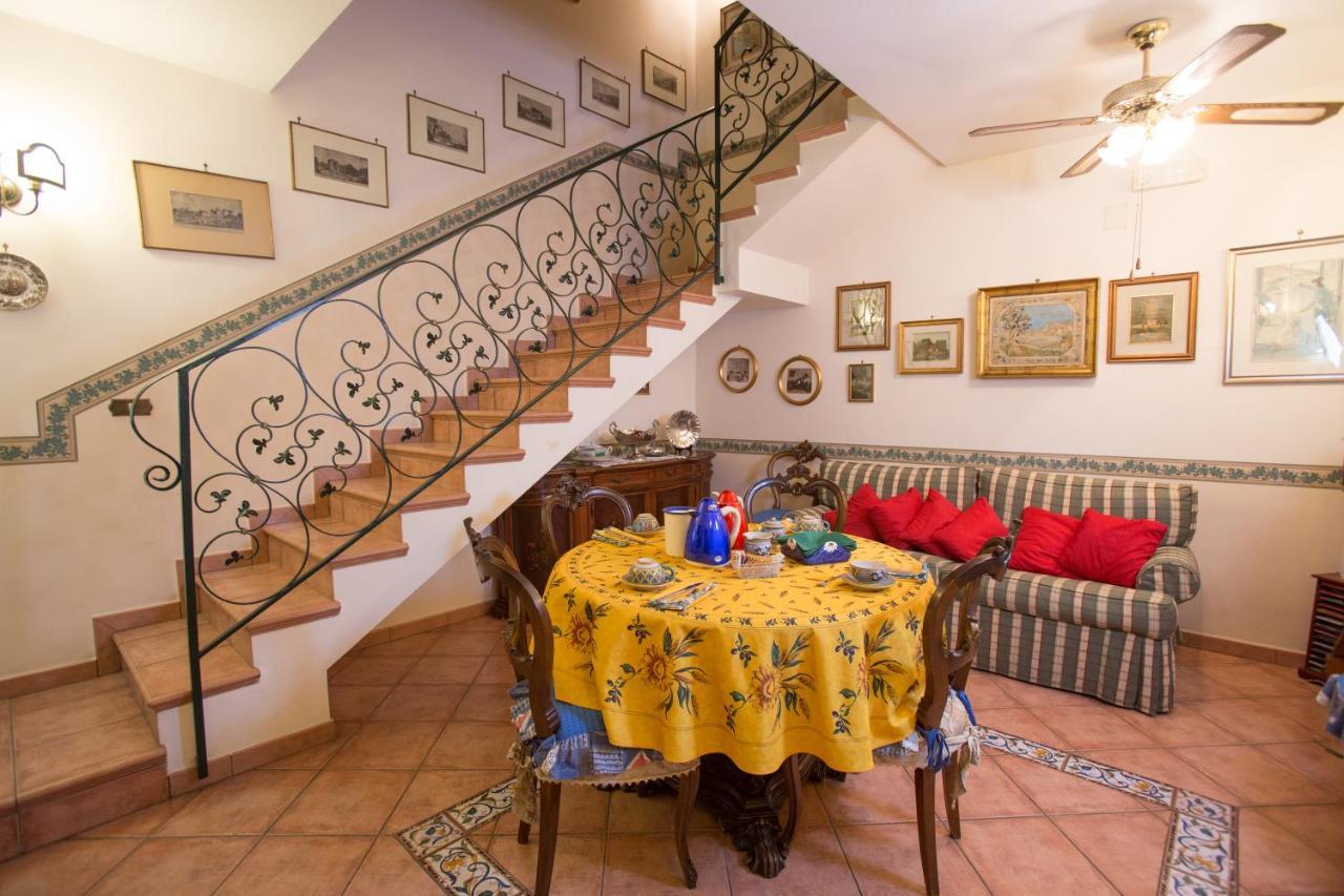 나폴리 La Via Dei Presepi B&B 외부 사진